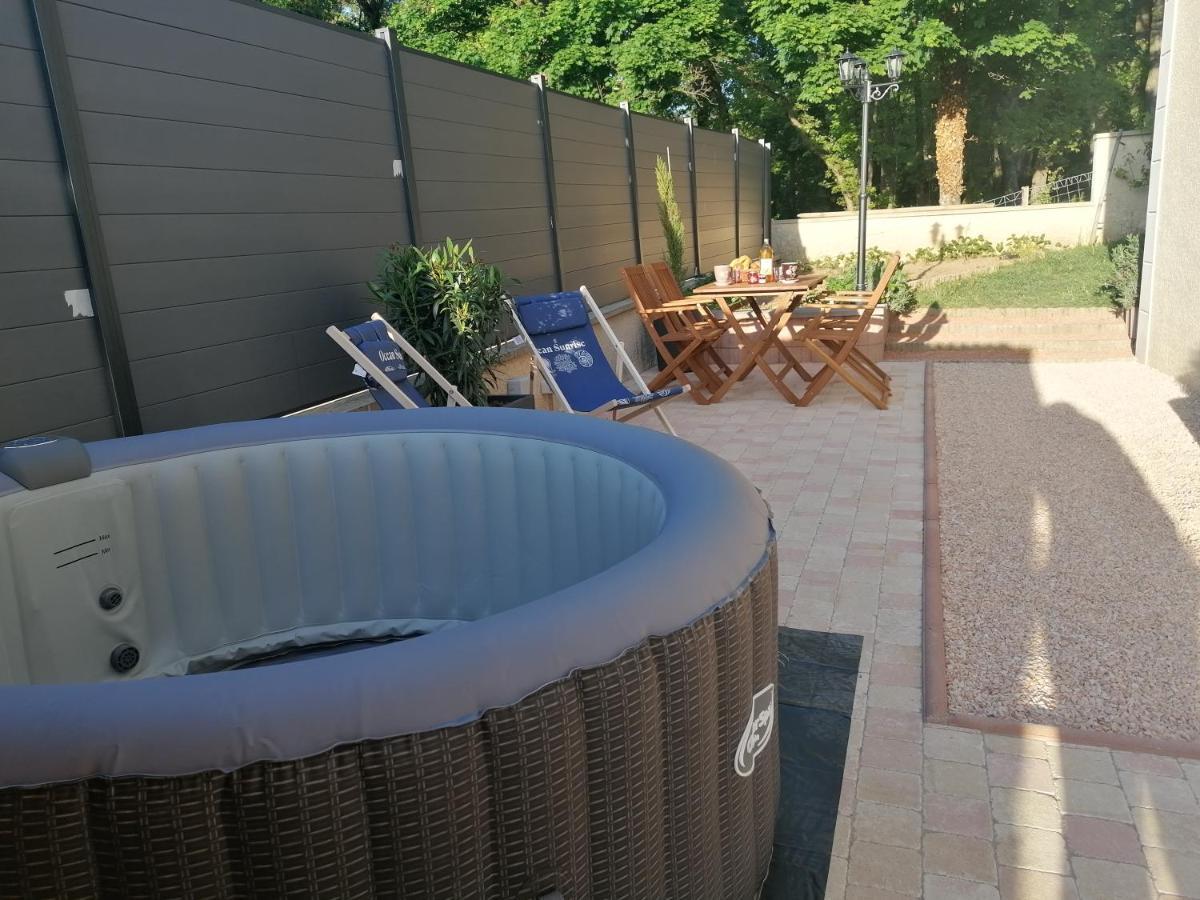 Charmant Appartement T2 Dans Villa Avec En Supplement Spa Exterieur De Mai A Septembre Laveyron Exterior photo